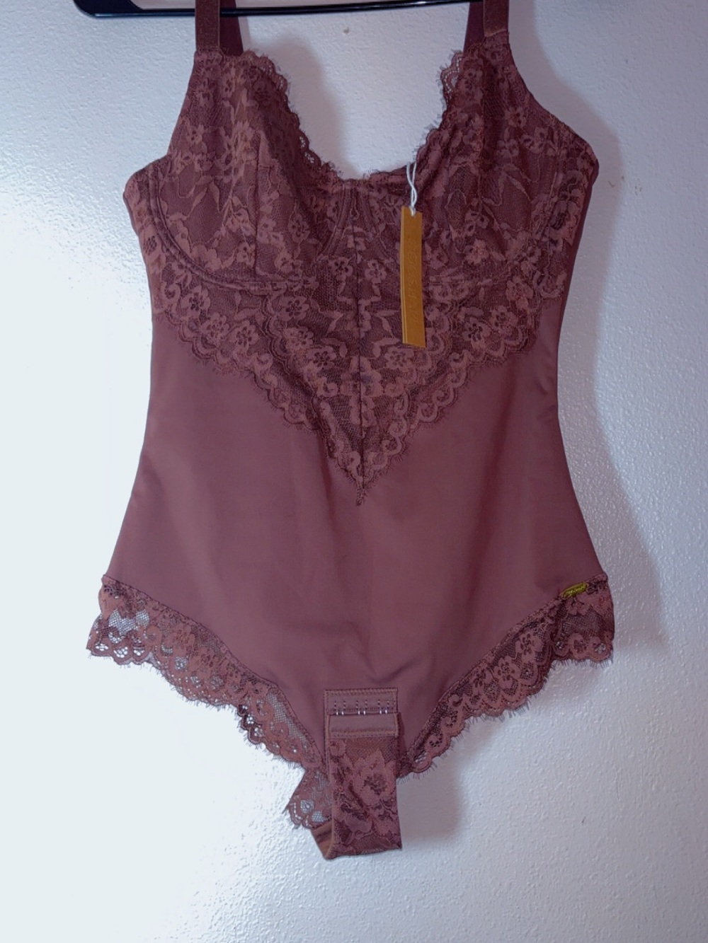 Lace-Trim Sculpting Bodysuit in Dusty Rose